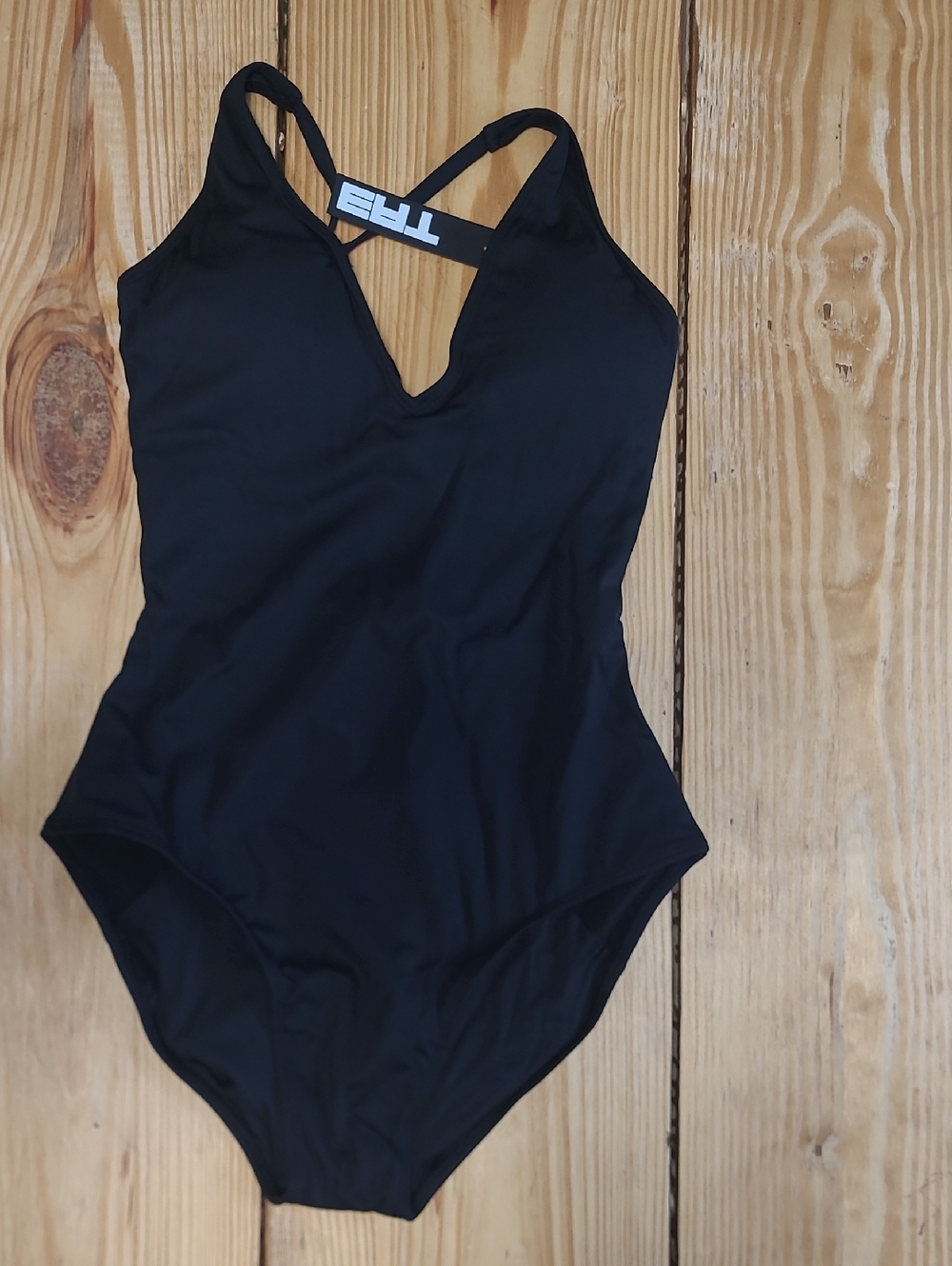 37. NWT  $175 STYLE PLUNGEY L SHORT